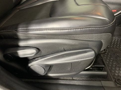 Used 2020 Jeep Cherokee Trailhawk w/ Cold Weather Group image 23