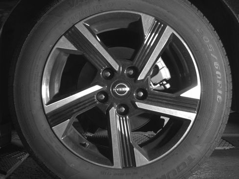 Used 2025 Nissan Sentra SV FWD image 14