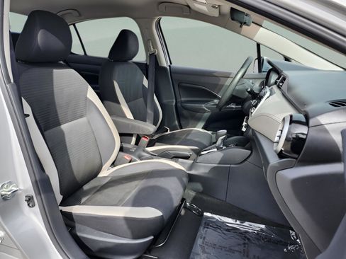 Used 2020 Nissan Versa SV image 17