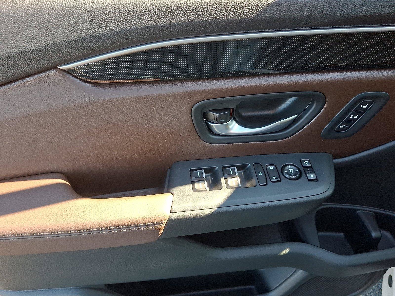 Used 2025 Honda Pilot Elite image 14