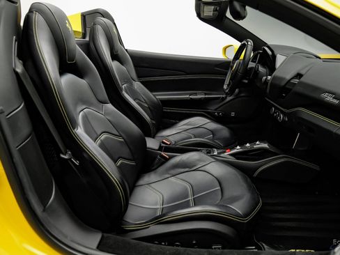 Used 2017 Ferrari 488 Spider image 66