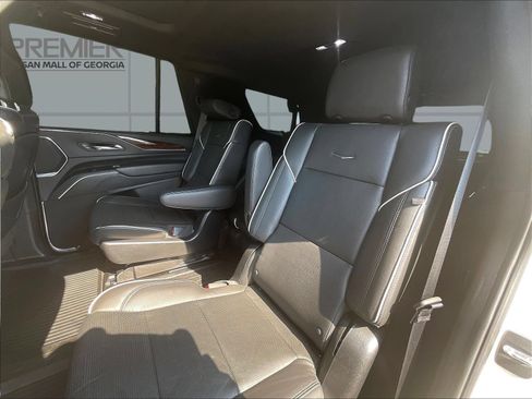 Used 2023 Cadillac Escalade Premium Luxury AWD/4WD image 18