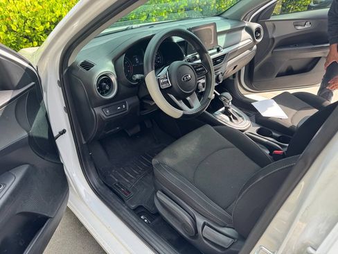 Used 2019 Kia Forte LXS FWD image 11