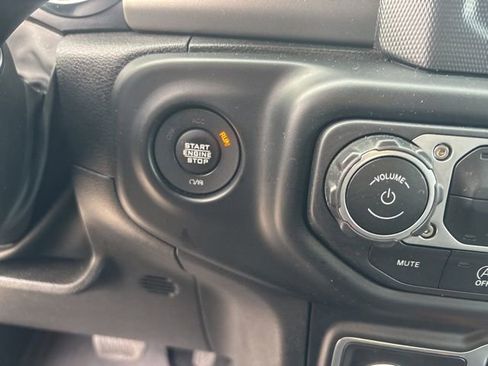 Used 2022 Jeep Gladiator Sport image 60