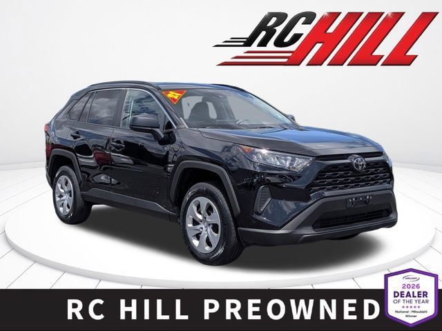 Used 2021 Toyota RAV4 LE AWD/4WD image 1