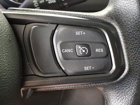 Used 2021 Jeep Wrangler 4WD Unlimited Willys image 12