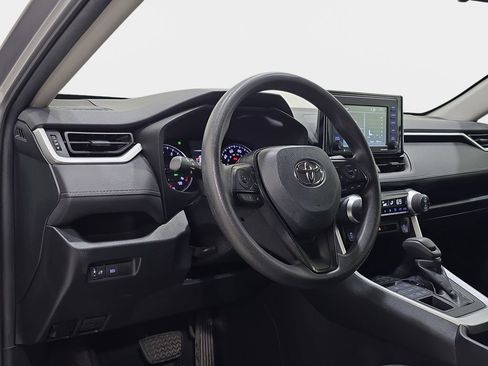 Used 2021 Toyota RAV4 XLE w/ Carpet Mat Package (TMS) image 18