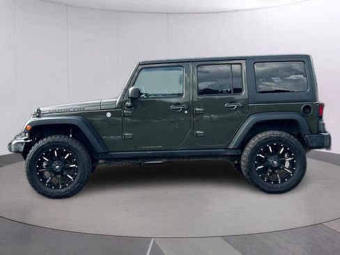 Used 2016 Jeep Wrangler Unlimited Rubicon w/ Connectivity Group AWD/4WD image 2