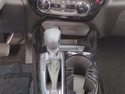 Certified 2025 Chevrolet Trax LT image 20