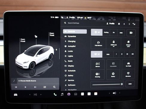 Used 2023 Tesla Model Y Long Range image 29