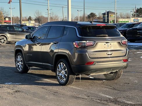 Used 2022 Jeep Compass Latitude image 6