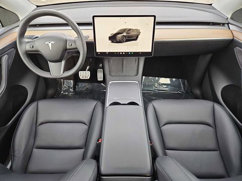 Used 2022 Tesla Model Y Performance image 15