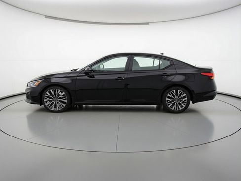 Used 2025 Nissan Altima 2.5 SV image 5