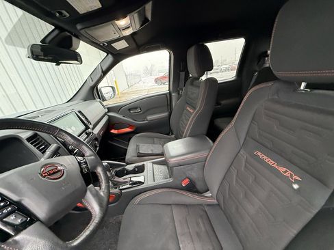 Used 2022 Nissan Frontier PRO-4X image 11
