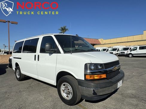 Used 2019 Chevrolet Express 3500 LT w/ LT Preferred Equipment Group image 4