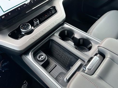 New 2025 Ford Expedition Max Active image 17