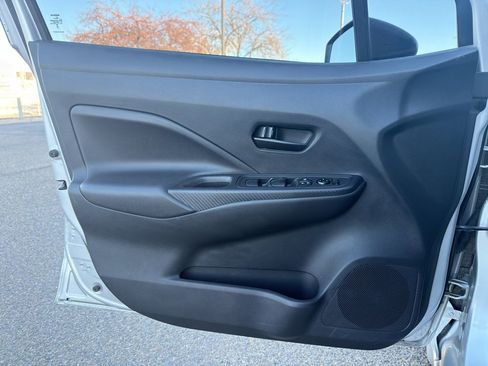 Used 2023 Nissan Versa S w/ Trunk Package image 8