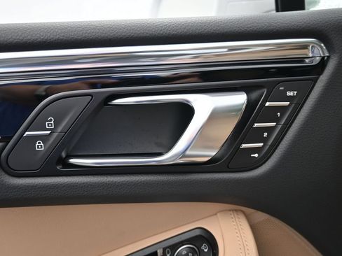 New 2026 Porsche Macan AWD/4WD image 11