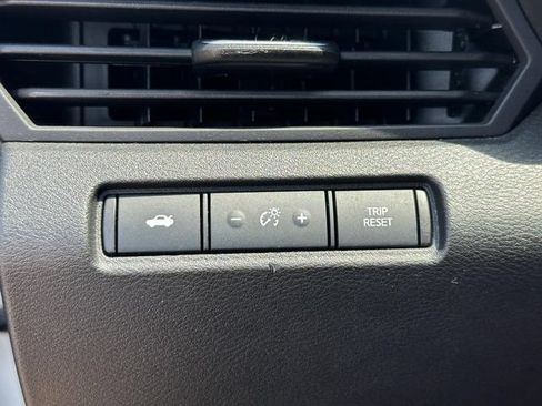 Used 2025 Nissan Altima 2.5 SV FWD image 27