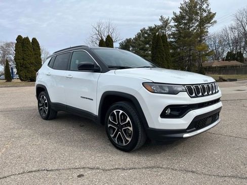 Used 2024 Jeep Compass Limited AWD/4WD image 7