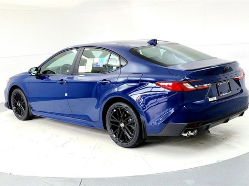 New 2026 Toyota Camry SE image 4