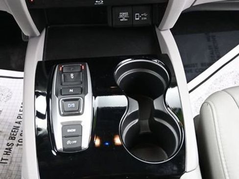 Used 2019 Honda Pilot Touring image 16