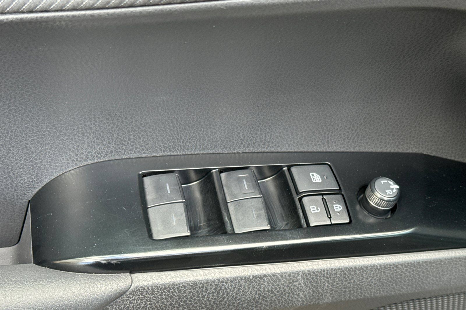 Certified 2025 Toyota Camry SE w/ Convenience Package FWD image 15