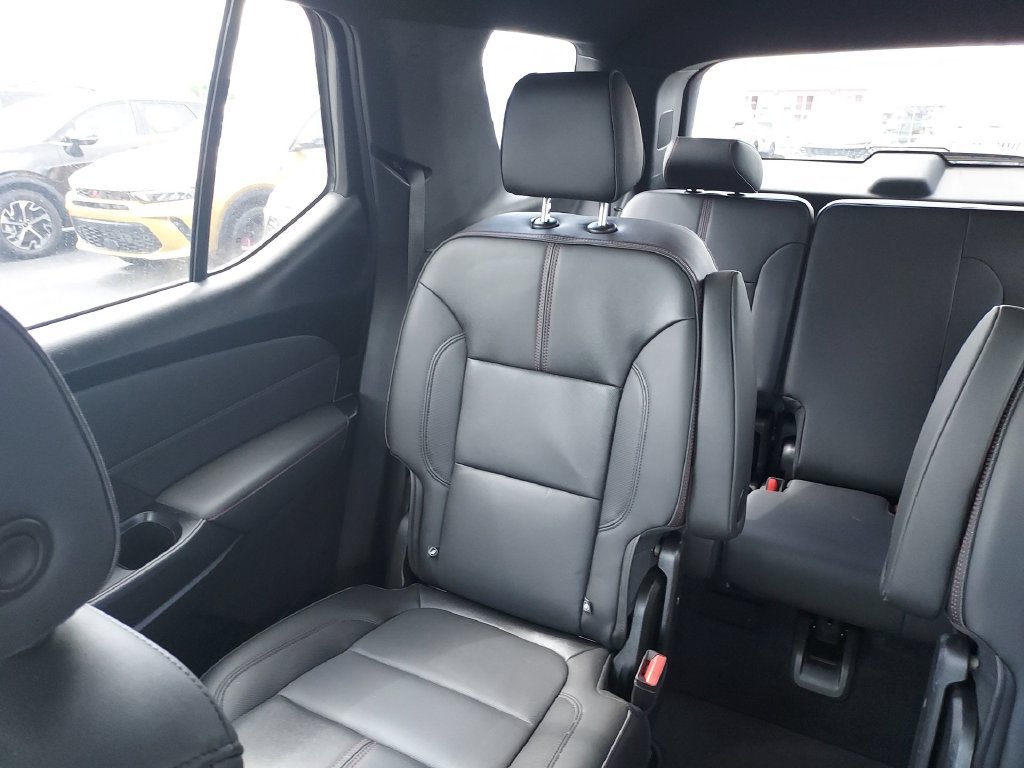 Used 2023 Chevrolet Traverse RS AWD/4WD image 14