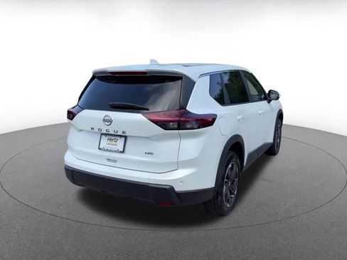 Used 2025 Nissan Rogue SV AWD/4WD image 12