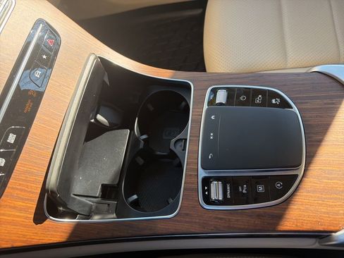 Used 2022 Mercedes-Benz GLC 300 4MATIC image 38