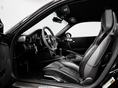 Used 2010 Porsche 911 GT3 RWD image 16