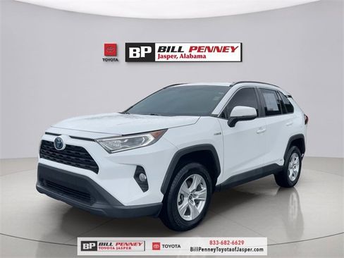 Used 2021 Toyota RAV4 XLE image 1