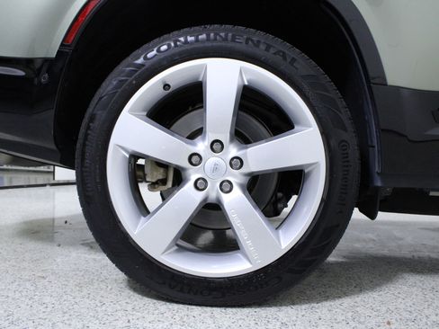 Used 2023 Land Rover Defender 130 X-Dynamic SE image 8