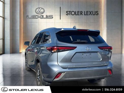 Used 2020 Toyota Highlander XLE image 9