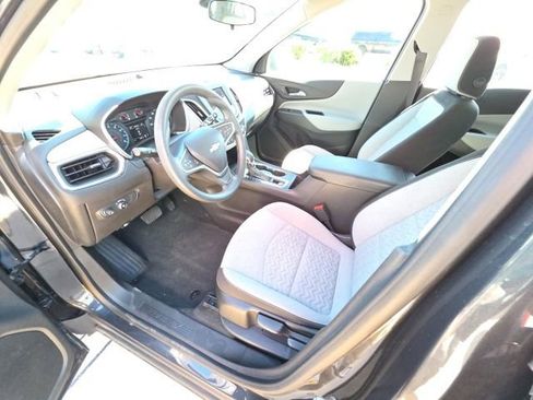 Used 2022 Chevrolet Equinox LS FWD image 12