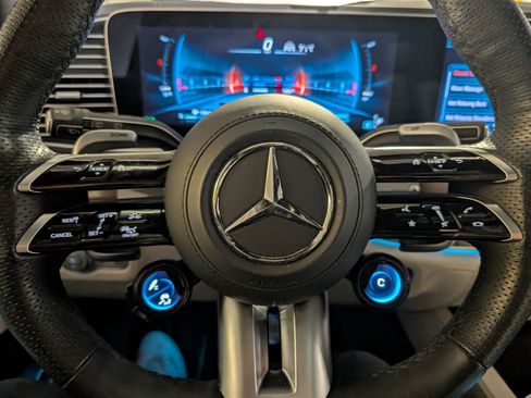 Used 2024 Mercedes-Benz GLS 63 AMG 4MATIC image 30