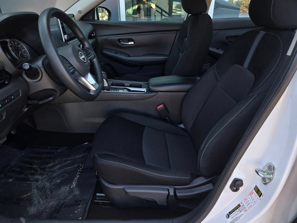 Used 2025 Nissan Sentra SV FWD image 18