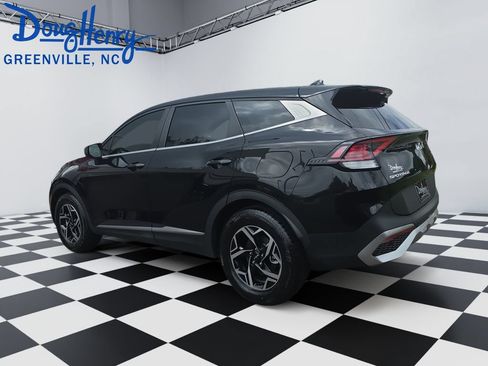 Used 2025 Kia Sportage LX FWD image 3