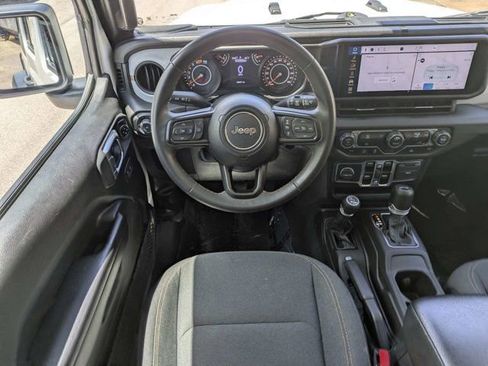 Used 2024 Jeep Wrangler Unlimited Sport AWD/4WD image 16