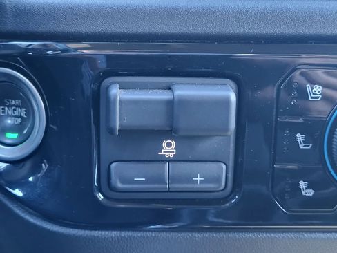 Used 2024 Chevrolet Silverado 2500 LTZ w/ LTZ Convenience Package image 23