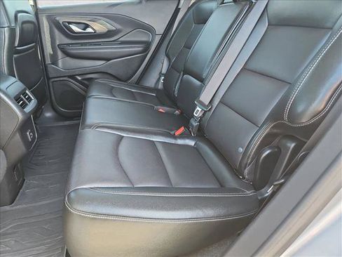 Certified 2024 GMC Terrain SLT w/ Infotainment Package II AWD/4WD image 17
