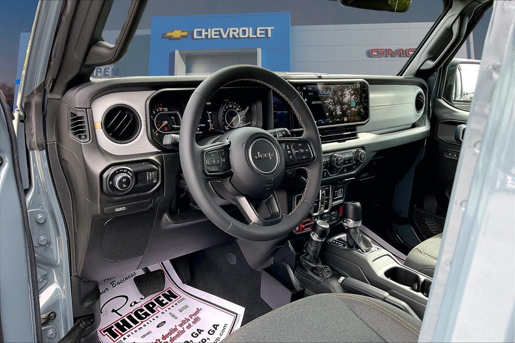 Used 2024 Jeep Gladiator Sport AWD/4WD image 19