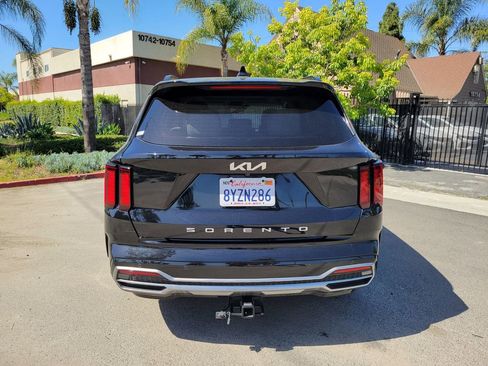 Used 2022 Kia Sorento S w/ Panoramic Sunroof Package FWD image 6