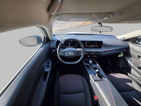 New 2026 Nissan Sentra SR w/ Floor Mat Package FWD image 13