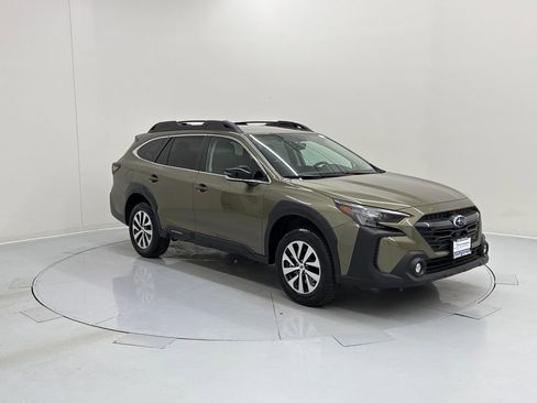 Used 2025 Subaru Outback Premium w/ Popular Package #1A image 8