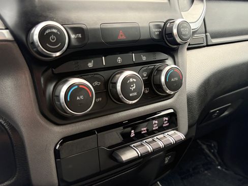Used 2022 RAM 1500 Big Horn AWD/4WD image 17
