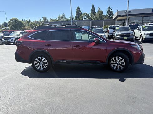 Used 2022 Subaru Outback Premium AWD/4WD image 5