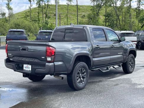 Used 2023 Toyota Tacoma SR5 w/ Technology Package AWD/4WD image 30
