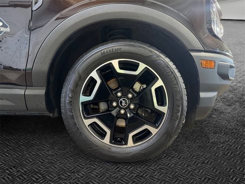 Used 2021 Ford Bronco Sport Outer Banks w/ Outer Banks Package image 11