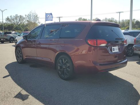 Used 2018 Chrysler Pacifica Touring Plus w/ S Appearance Package image 8